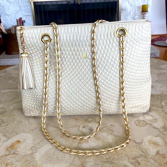 Bally Vintage Quilted Leather Shoulder Bag with Tassel Strap Chain Authentic - Picture 3 of 17